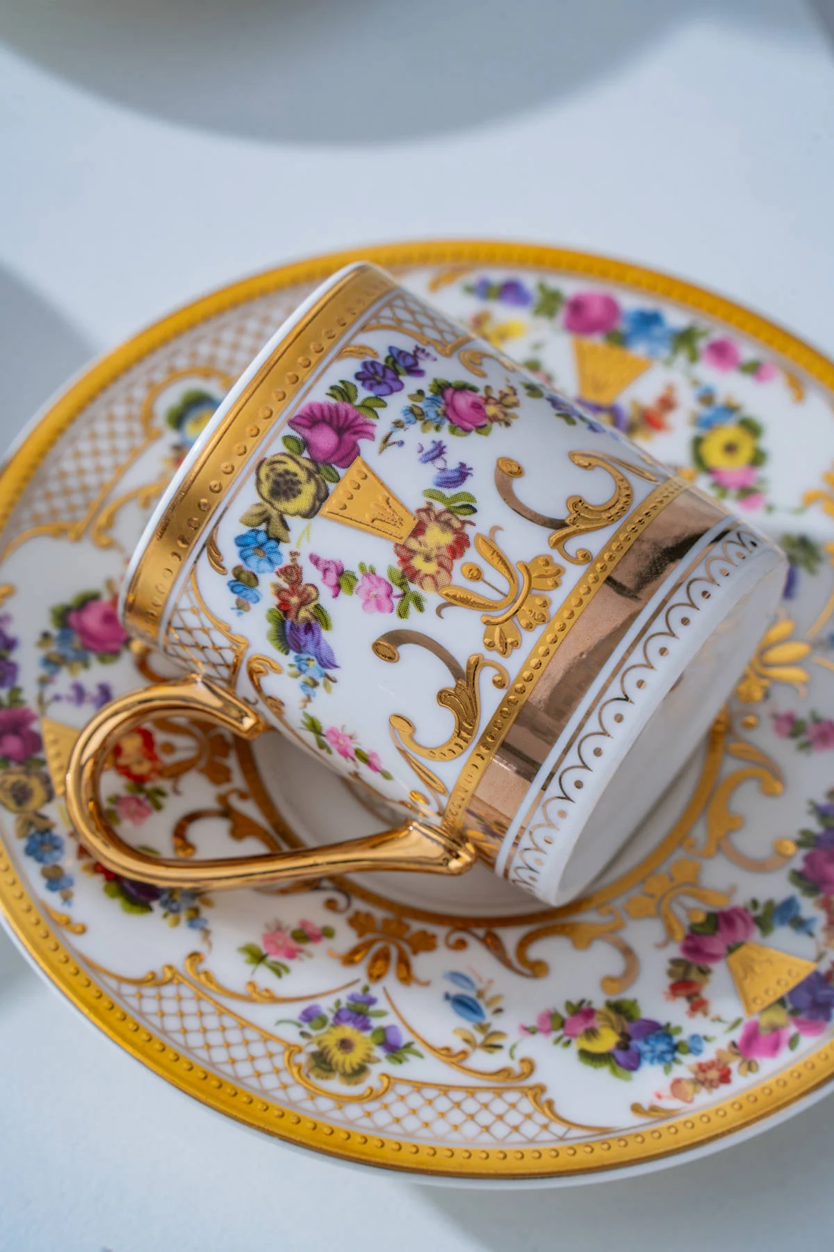 Zale 24K Altın Detaylı 6 Kişilik Porselen Kahve Fincan Takımı - 100 ml · 4. fotoğraf