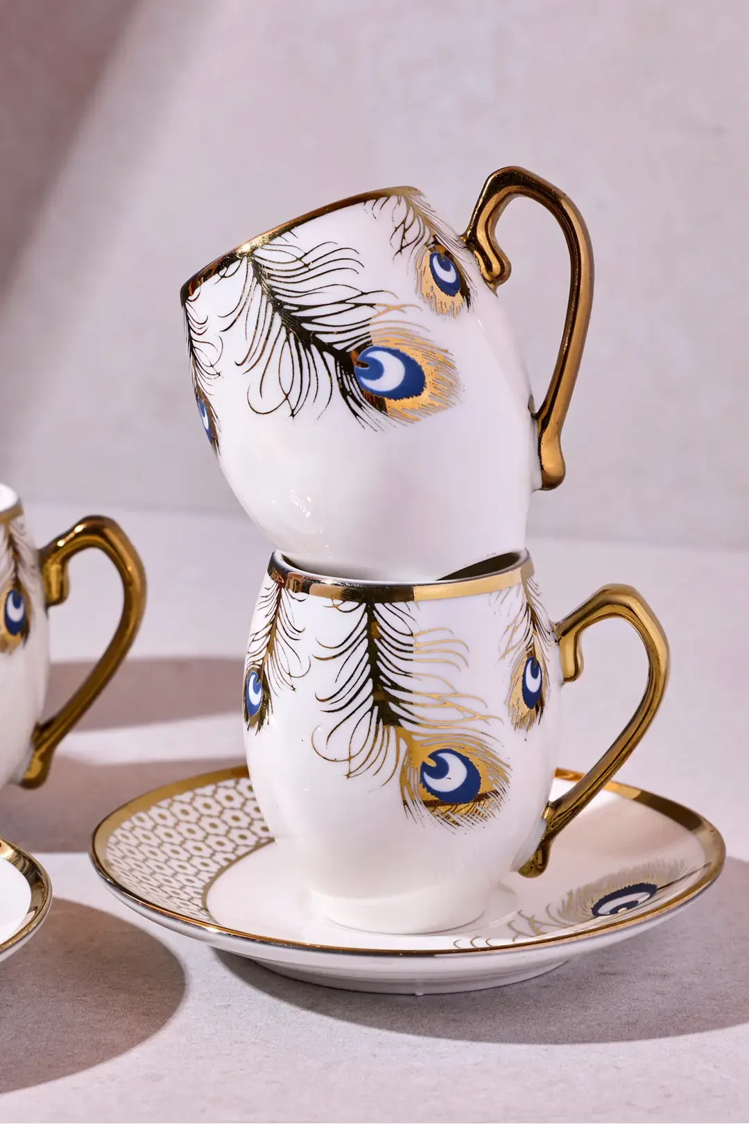 Cihangir 6 Kişilik Porselen Otantik Tüy Desenli Gold Kahve Fincanı Takımı · 2. fotoğraf