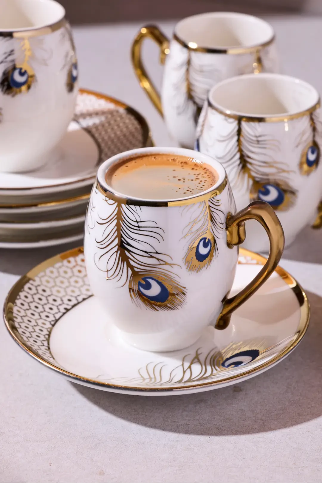 Cihangir 6 Kişilik Porselen Otantik Tüy Desenli Gold Kahve Fincanı Takımı · 4. fotoğraf