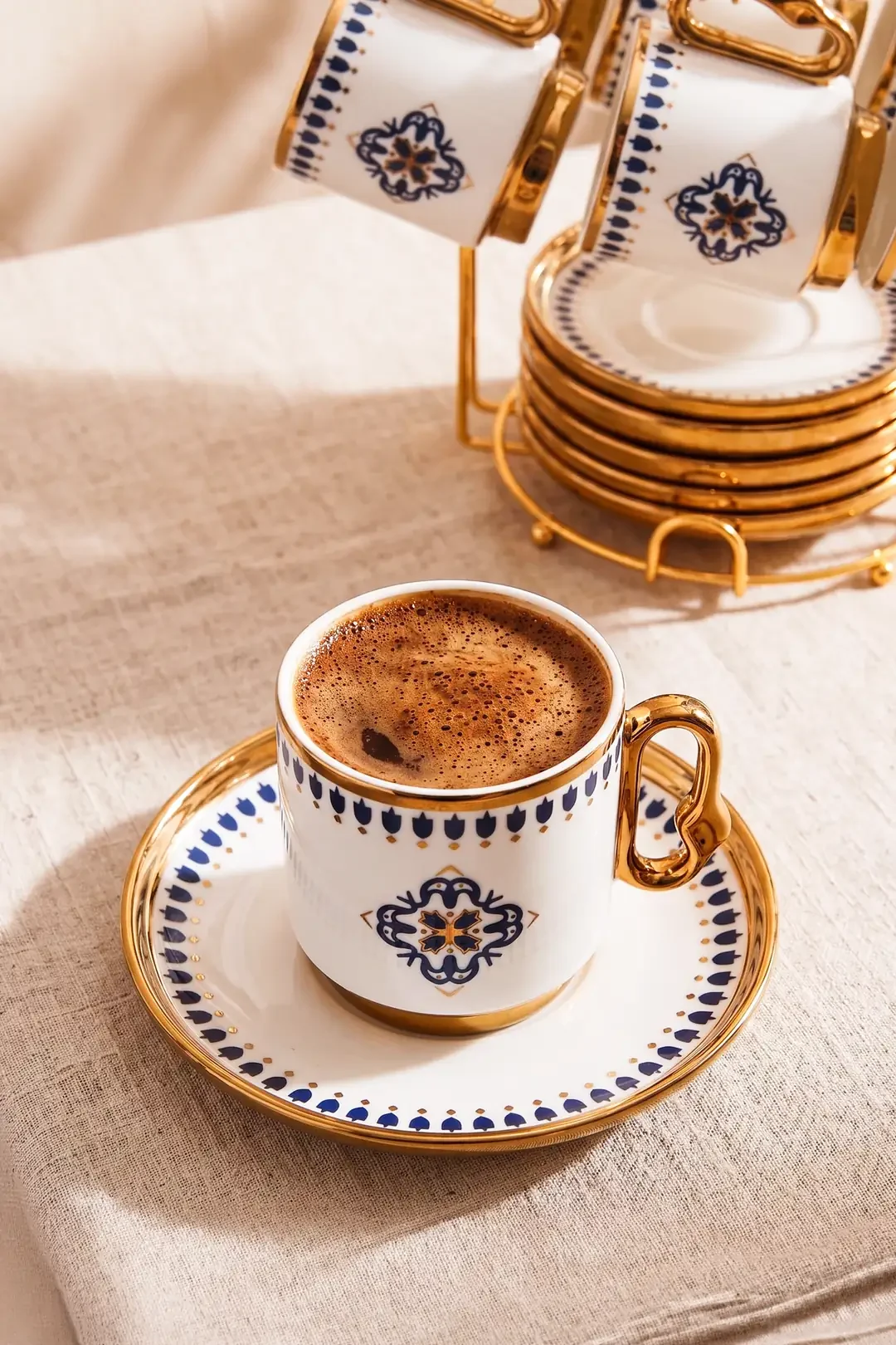 Saray 6 Kişilik 13 Parça Standlı Kahve Fincan Takımı New Bone China Porselen · 3. fotoğraf
